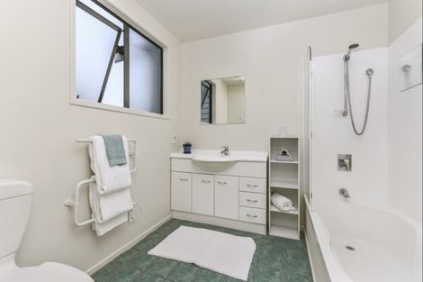 Photo of property in 27/11 The Avenue, Albany, Auckland, 0632