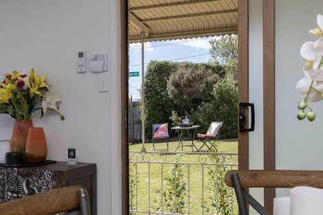 Photo of property in 64 West Coast Road, Glen Eden, Auckland, 0602