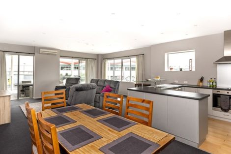 Photo of property in Bay View, 6/90 Customhouse Street, Gisborne, 4010