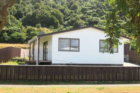 Photo of property in 55 Hartford Crescent, Totara Park, Upper Hutt, 5018