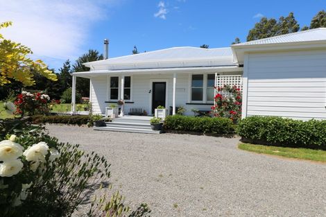 Photo of property in 16 Dalefield Road, Carterton, 5713