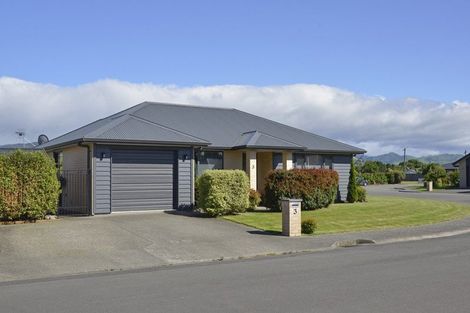 Photo of property in 3 Hereford Drive, Carterton, 5713