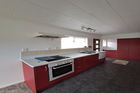 Photo of property in 81 Riversdale Drive, Merrilands, New Plymouth, 4312