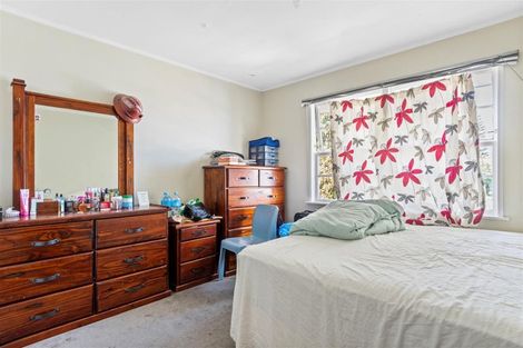 Photo of property in 28 Ewbank Place, Manurewa, Auckland, 2102