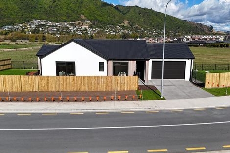 Photo of property in 100 Waipunahau Road, Waikanae, 5036