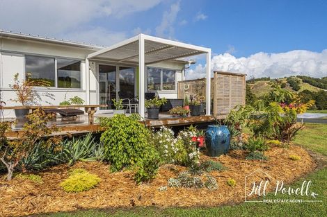 Photo of property in 1 Manaaki Circle, Paparoa, 0571