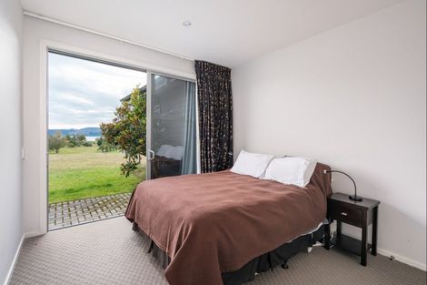 Photo of property in 1 Pukenamu Road, Rainbow Point, Taupo, 3330