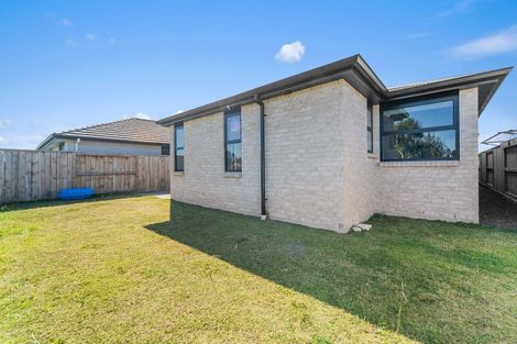 Photo of property in 11 Hinaki Street, Poike, Tauranga, 3112