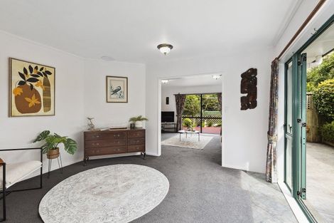 Photo of property in 38 Landsdowne Terrace, Karori, Wellington, 6012