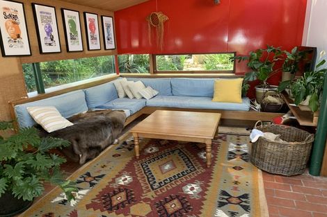 Photo of property in 15b Second Avenue, Stanley Point, Auckland, 0624