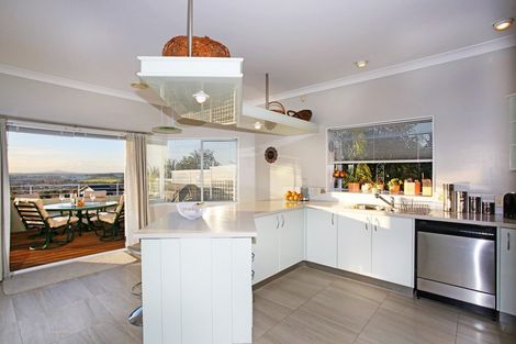 Photo of property in 17 Santa Monica Place, Goodwood Heights, Auckland, 2105