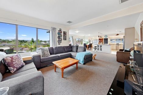 Photo of property in 12 Davita Place, Farm Cove, Auckland, 2012
