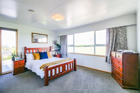 Photo of property in 16 Swinbourne Street, Waverley, 4510