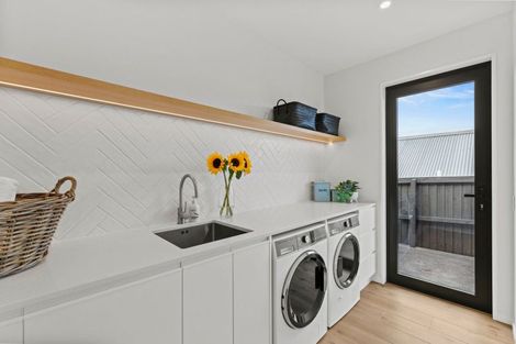 Photo of property in 10 Eaglesfield Close, Westmorland, Christchurch, 8025