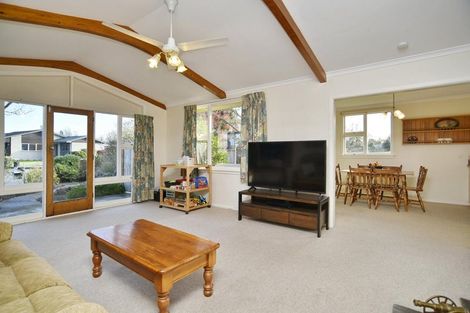 Photo of property in 9 Fraser Place, Rangiora, 7400