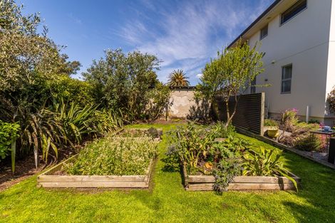 Photo of property in 399a Estuary Road, South New Brighton, Christchurch, 8062