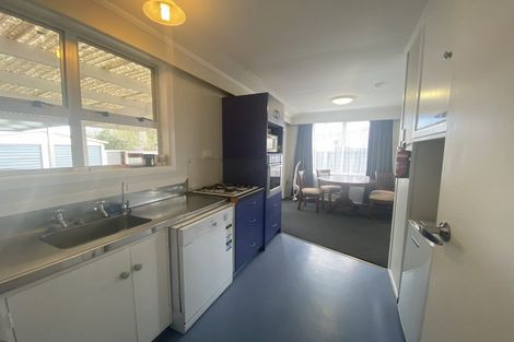 Photo of property in 28 Cambria Street, Hawera, 4610