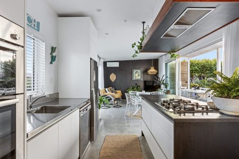 Photo of property in 2 Taimoana Close, Mangawhai Heads, Mangawhai, 0505