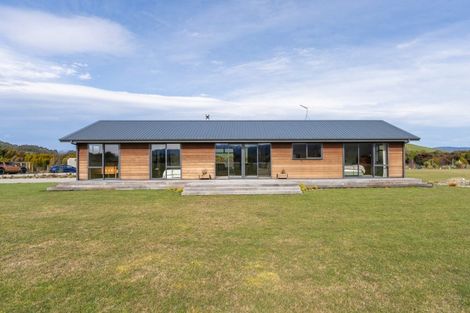 Photo of property in 877 Manapouri Te Anau Highway, Te Anau, 9679