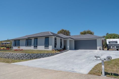 Photo of property in 31 Eagles Way, Cable Bay, 0420