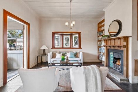 Photo of property in 6 Domain Street, Devonport, Auckland, 0624