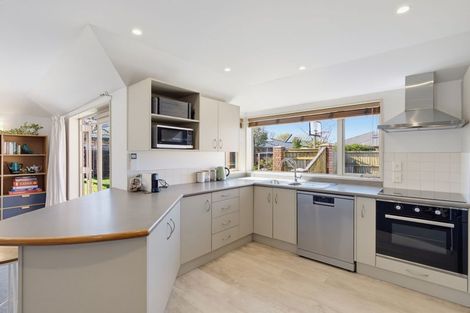 Photo of property in 33 Panckhurst Drive, Woodend, 7610