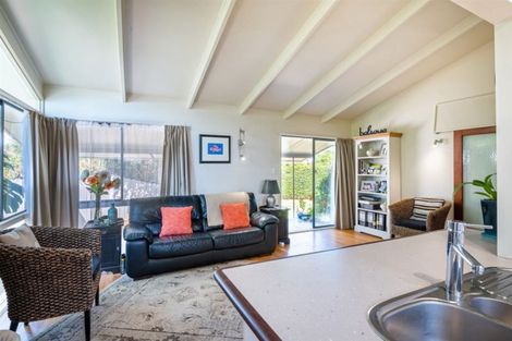 Photo of property in 1/239 Lake Road, Northcote, Auckland, 0627