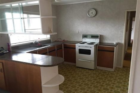 Photo of property in 2/28 Grande Vue Road, Hillpark, Auckland, 2102