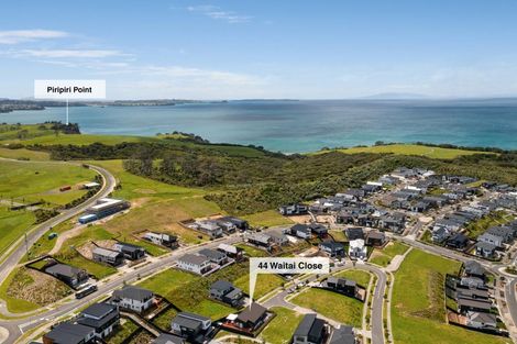 Photo of property in 44 Waitai Close, Long Bay, 0630