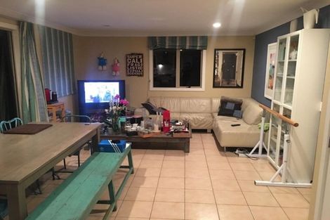 Photo of property in 17 Belle Verde Drive, Sunnynook, Auckland, 0630