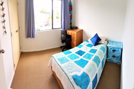 Photo of property in 8 Ruapehu Drive, Fitzherbert, Palmerston North, 4410