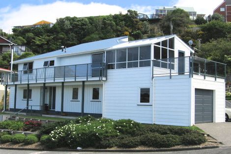 Photo of property in 21 Wye Street, Island Bay, Wellington, 6023