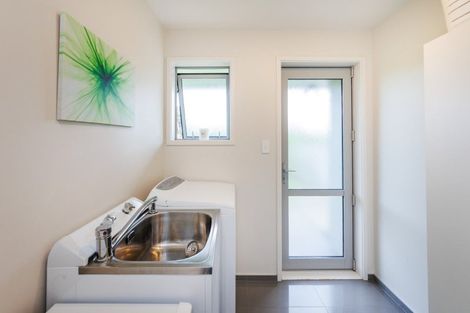 Photo of property in 100 Greer Court, Bunnythorpe, Palmerston North, 4481