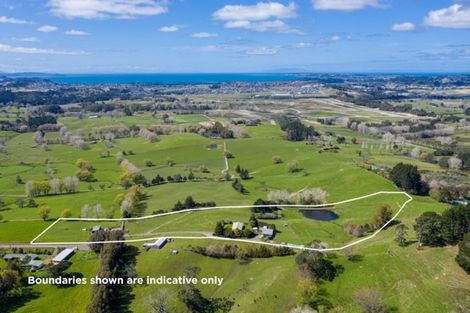 Photo of property in 107 Cemetery Road, Wainui, 0992