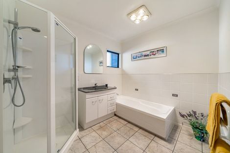 Photo of property in 51 Fraser Crescent, Elderslea, Upper Hutt, 5018