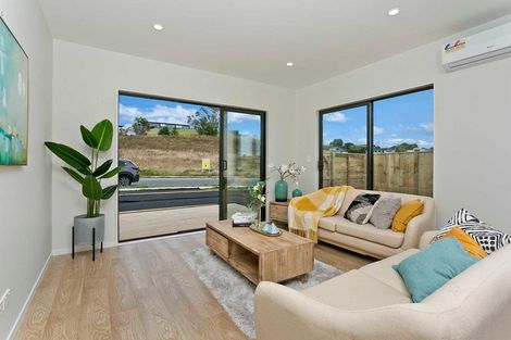 Photo of property in 18 Surf View Crescent, Red Beach, 0932