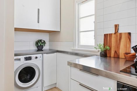 Photo of property in 20c Portland Crescent, Thorndon, Wellington, 6011