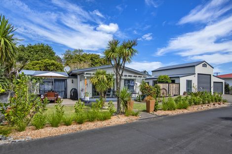 Photo of property in 150a One Tree Point Road, One Tree Point, 0118