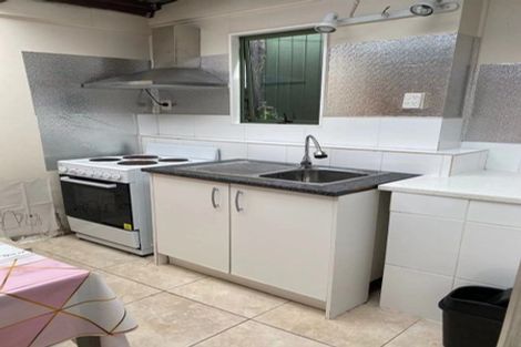 Photo of property in 37 Sunset Road, Totara Vale, Auckland, 0632