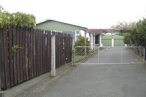 Photo of property in 77 Englefield Road, Northwood, Christchurch, 8051