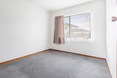 Photo of property in 73 Wiseley Road, West Harbour, Auckland, 0618