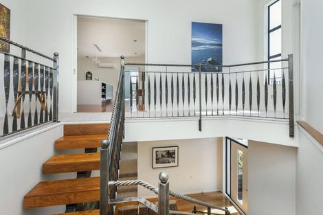 Photo of property in 16 Iles Lane, Cashmere, Christchurch, 8022