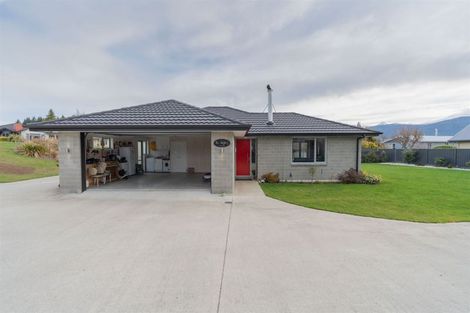 Photo of property in 25 Tawera Place, Te Anau, 9679
