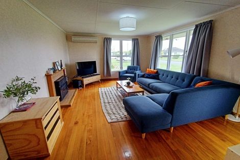 Photo of property in 21 Holland Crescent, Bulls, 4818