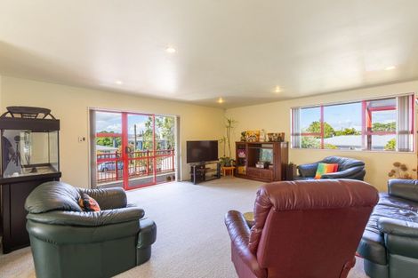 Photo of property in 6 Beedie Street, Dannevirke, 4930