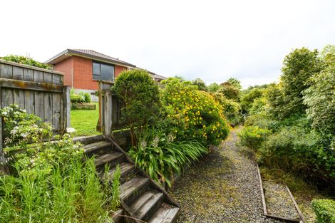 Photo of property in 11 Greenwood Place, Fitzherbert, Palmerston North, 4410
