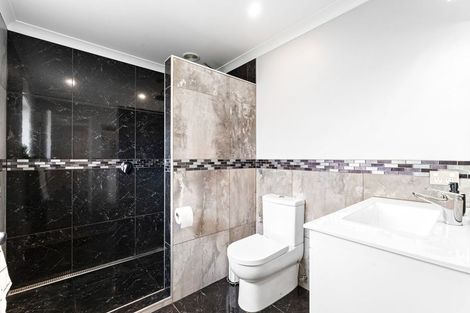 Photo of property in 23 Kahika Grove, Huapai, Kumeu, 0810