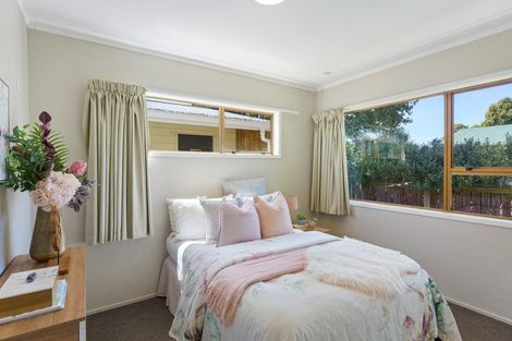 Photo of property in 18 Hicks Crescent, Waikanae Beach, Waikanae, 5036