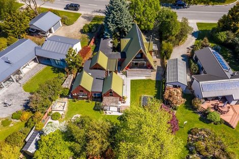 Photo of property in 8 Sargood Drive, Wanaka, 9305