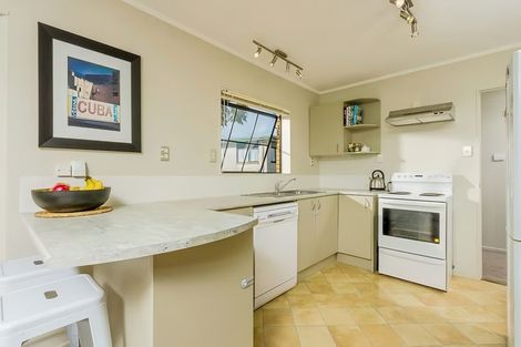 Photo of property in 2/97 Matipo Road, Mairangi Bay, Auckland, 0630